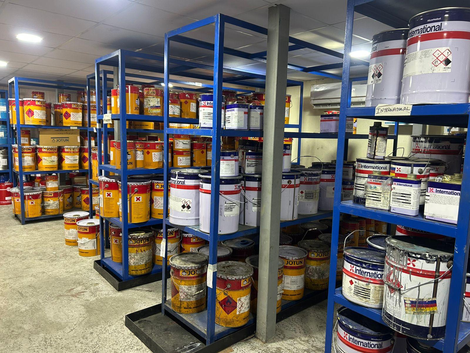 Controlled coating material store